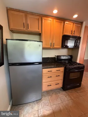 $1,675 | 430 North Armistead Street, Unit 103, Alexandria, VA 22312