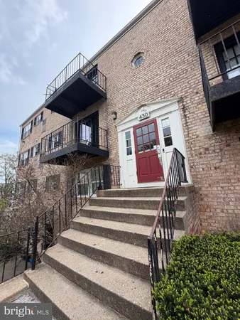$1,675 | 430 North Armistead Street, Unit 103, Alexandria, VA 22312