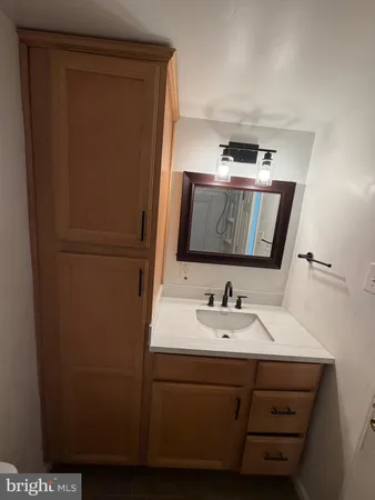 $1,675 | 430 North Armistead Street, Unit 103, Alexandria, VA 22312