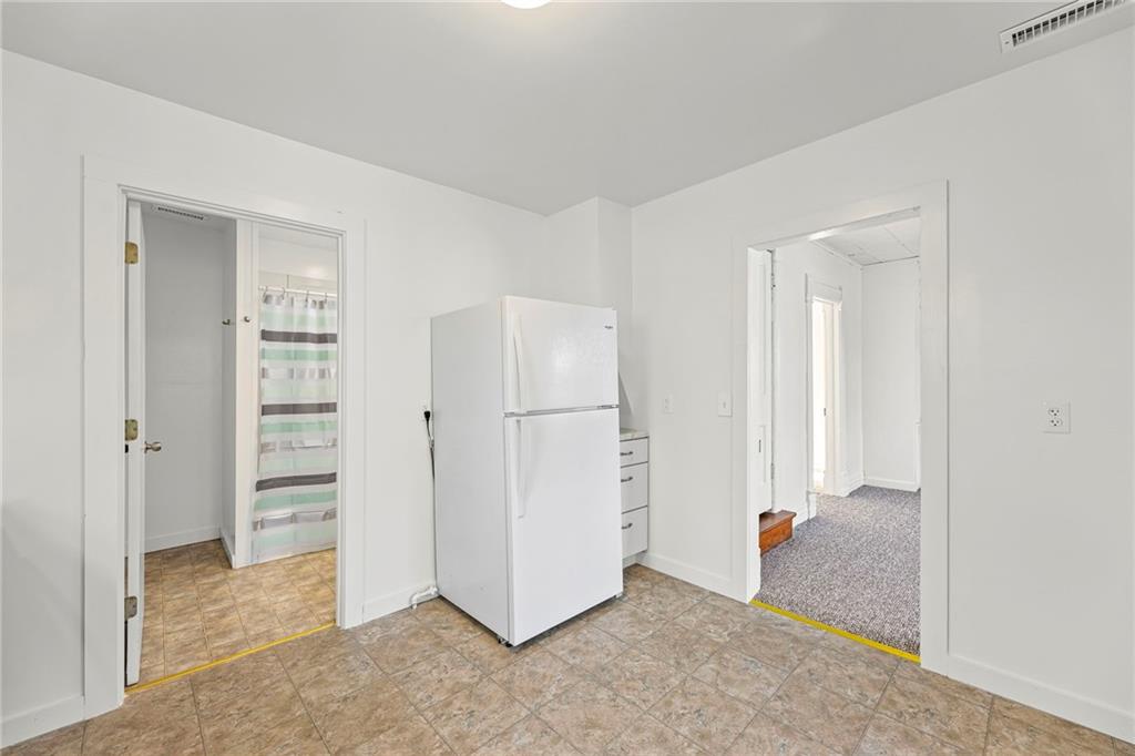 311 South Sycamore Street Iola, KS 66749 - Photo 14 of 34