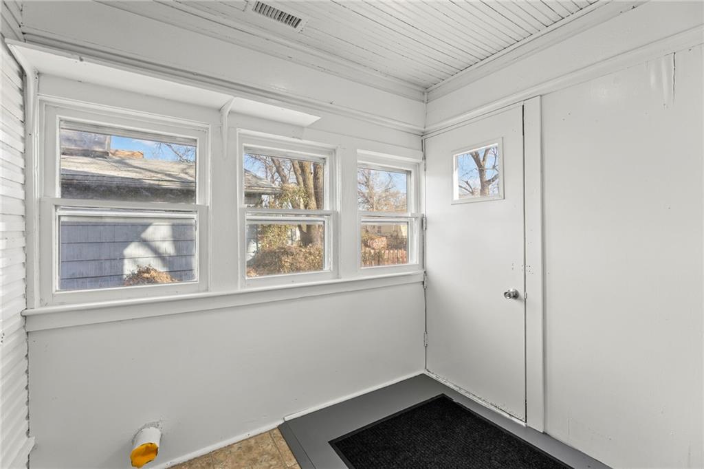 311 South Sycamore Street Iola, KS 66749 - Photo 24 of 34