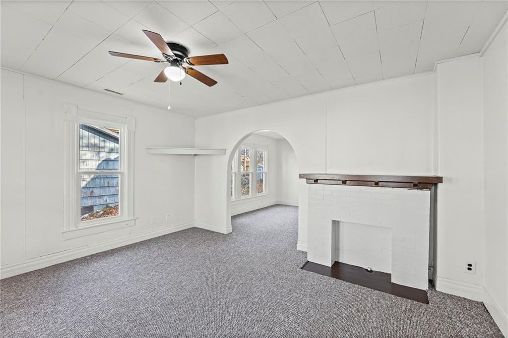 311 South Sycamore Street Iola, KS 66749 - Photo 4 of 34