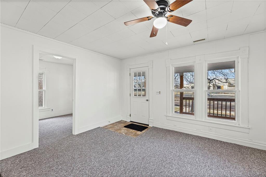 311 South Sycamore Street Iola, KS 66749 - Photo 9 of 34