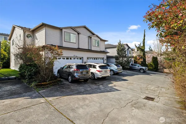 $1,075,000 | 14926 40th Avenue West, Unit 2, Lynnwood, WA 98087