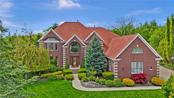 $974,900 | 19322 Araglin Court, Strongsville, OH 44149
