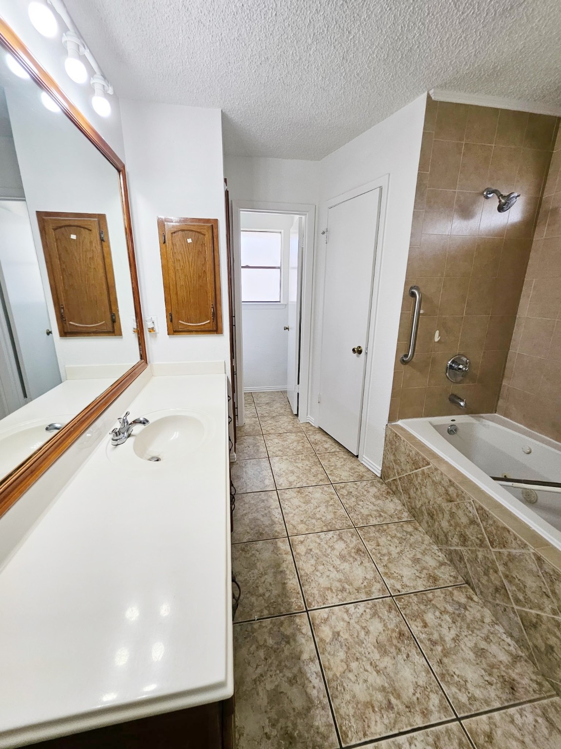 7206 Navidad Road Houston, TX 77083 - Photo 42 of 48 a view of a living room