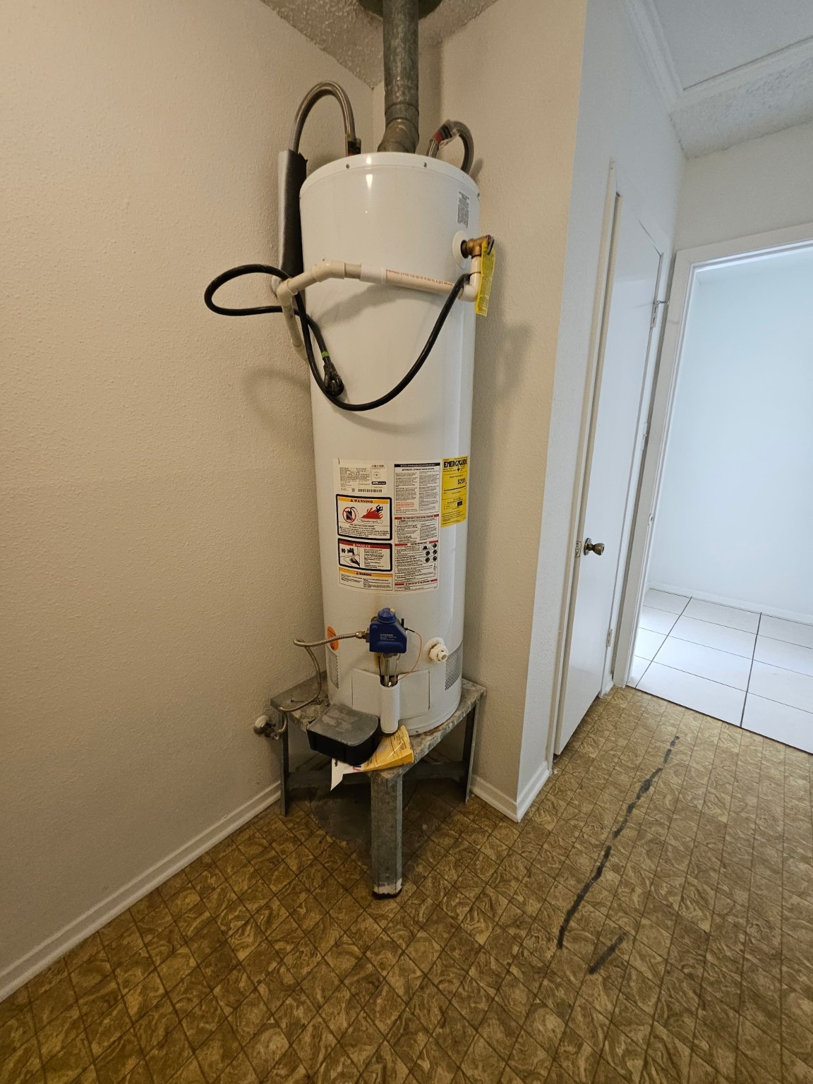 7206 Navidad Road Houston, TX 77083 - Photo 47 of 48 a bathroom with a sink and a mirror