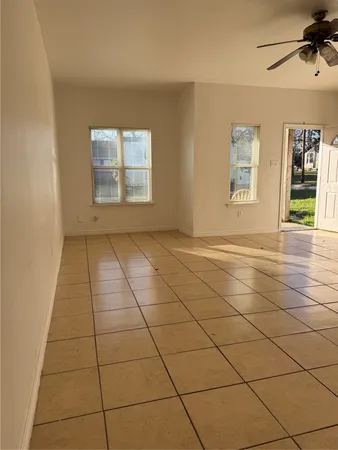 $1,195 | 609 Martin Luther King Boulevard, Unit A, Elgin, TX 78621