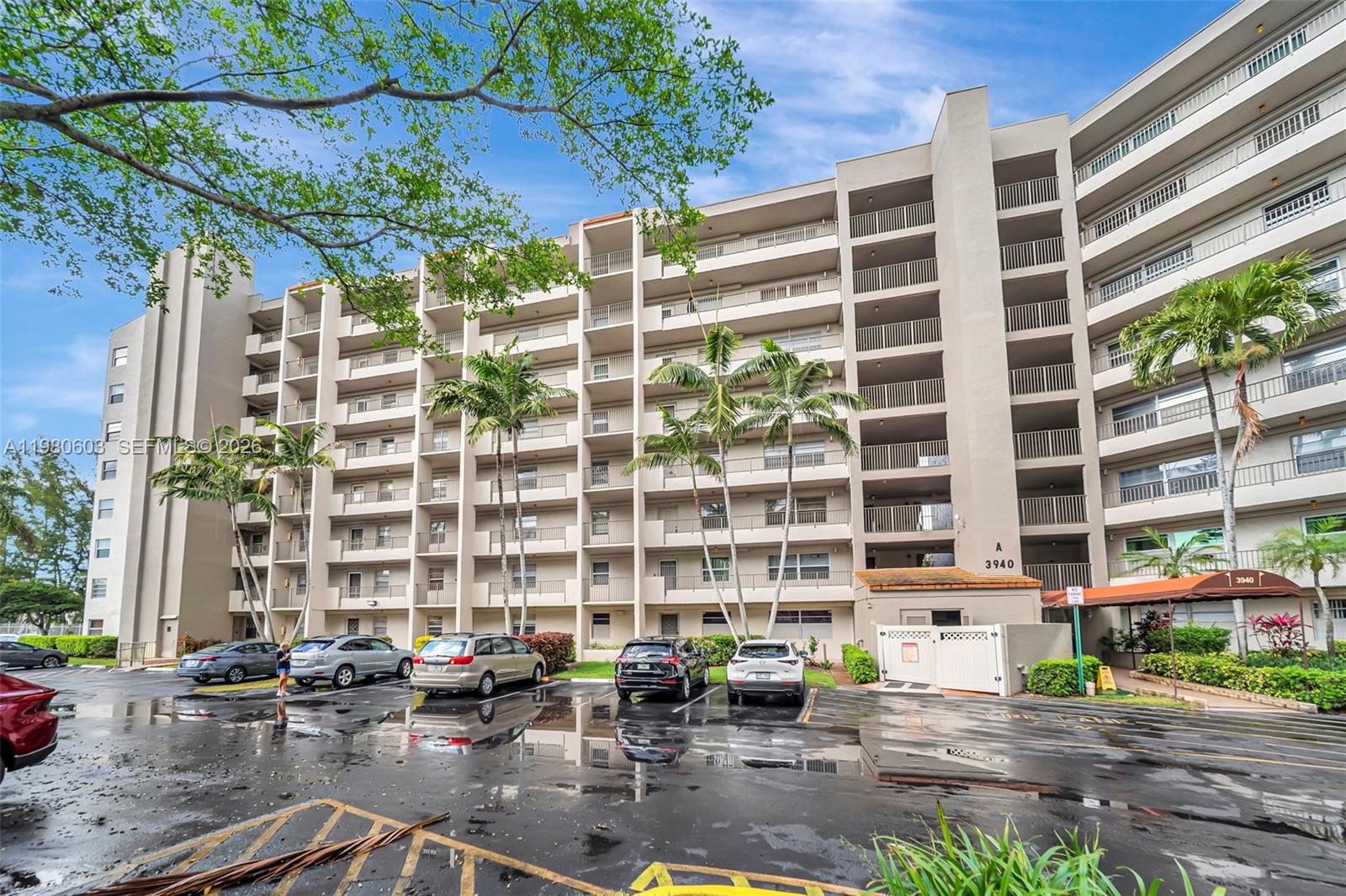 a building view with outdoor space
