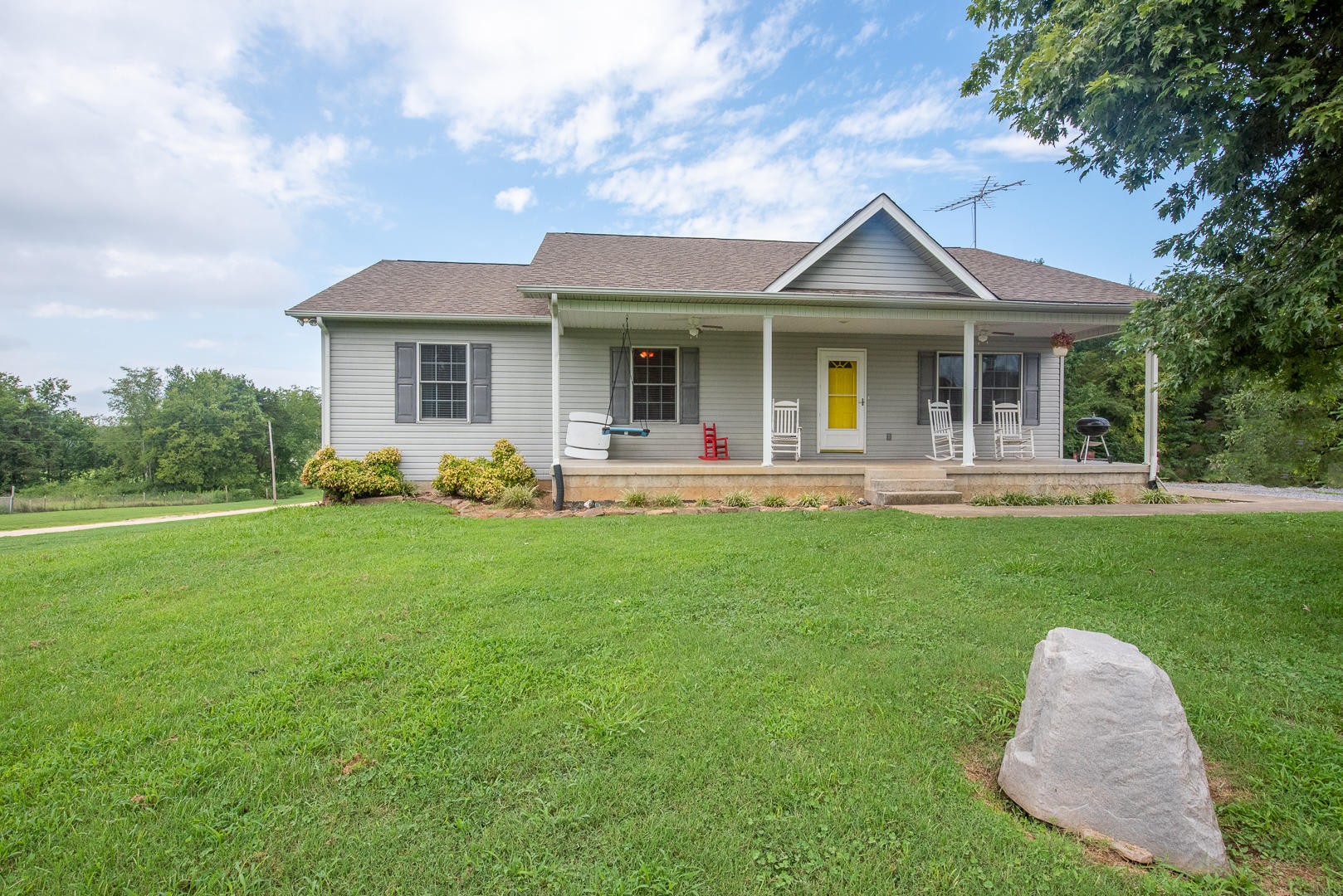 3425 White Road Loudon, TN 37774 - Photo 1 of 30 Gallery Image 1