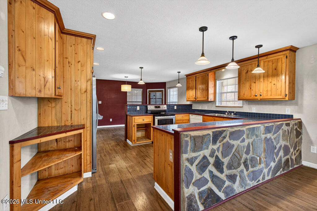 17105 Spring Lake Drive West Vancleave, MS 39565 - Photo 7 of 20 17105SpringLakeDr-13
