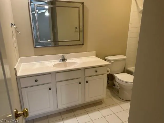 $2,150 | 11 Park Village Lane, Unit D, Greensboro, NC 27455