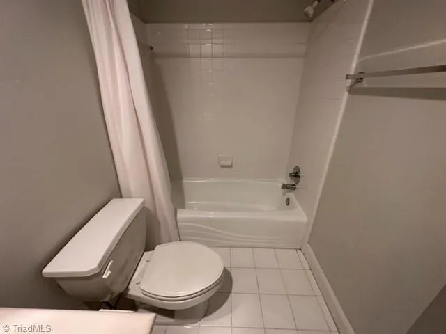 $2,150 | 11 Park Village Lane, Unit D, Greensboro, NC 27455