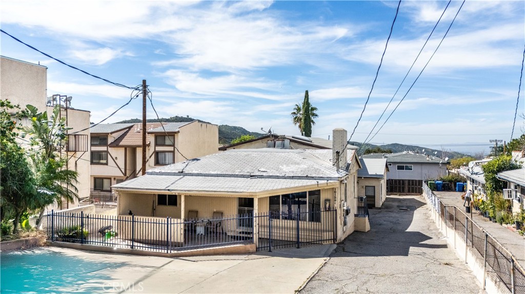 10139 Hillhaven Avenue Tujunga, CA 91042 - Photo 2 of 13