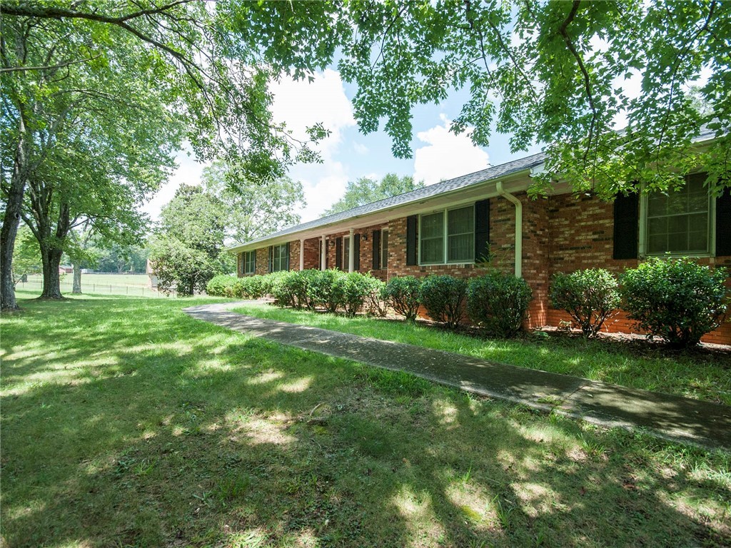 585 Pope Field Road Easley, SC 29642 - Photo 2 of 29 Gallery Image 2