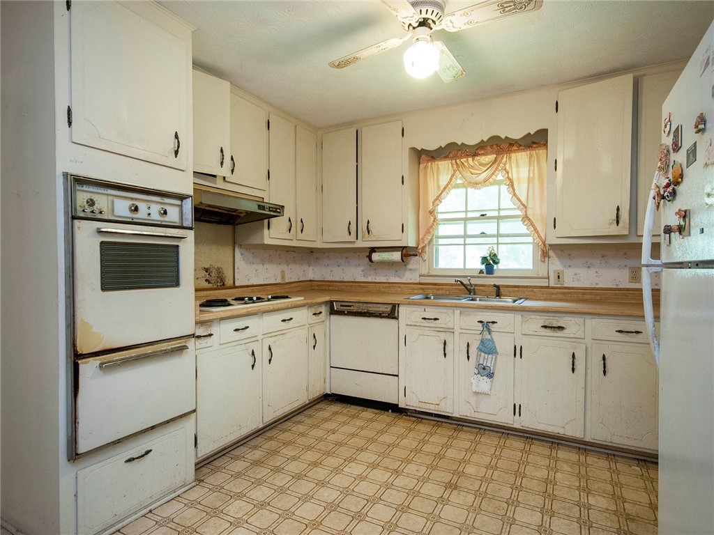 585 Pope Field Road Easley, SC 29642 - Photo 8 of 29 Gallery Image 8