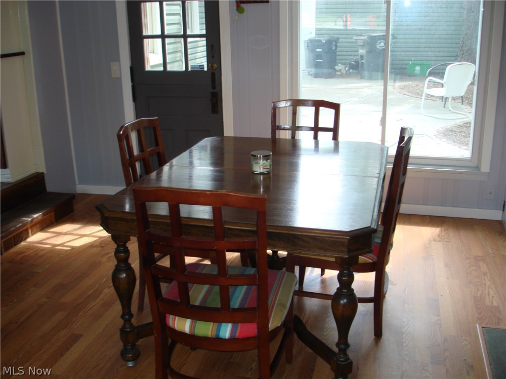 919 Richmond Road Cleveland, OH 44124 - Photo 16 of 35 Eat in kitchen is great for family gatherings and you have a double dutch door! cozy in wintertime with the fireplace