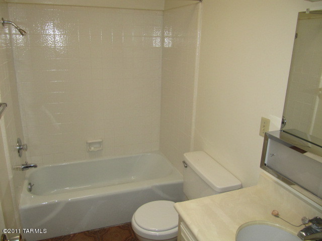 660 East River Road, Unit R Tucson, AZ 85704 - Photo 12 of 14