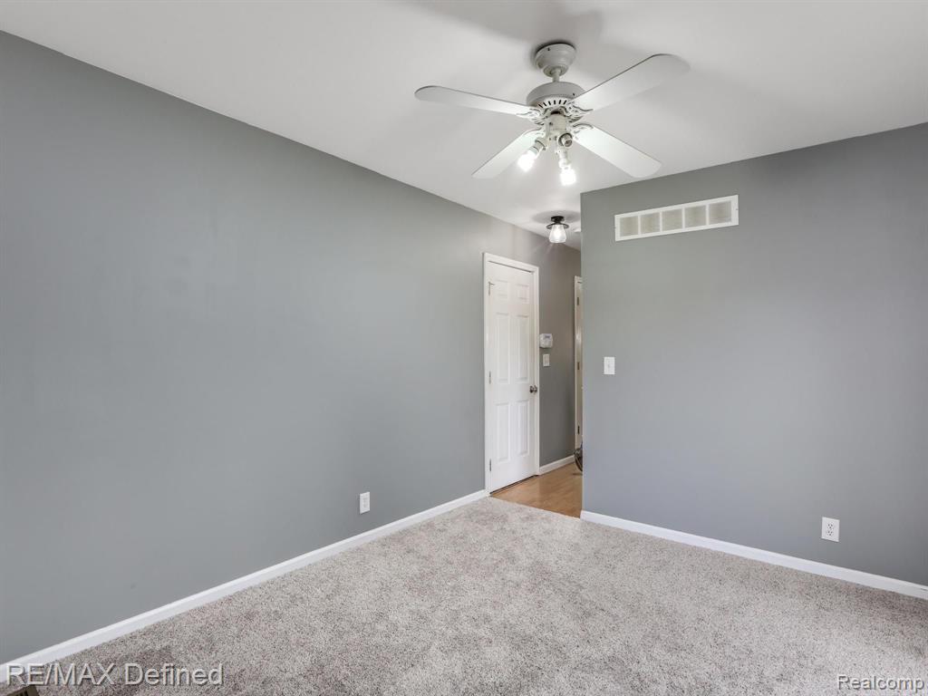 2989 Gravel Ridge Drive Rochester Hills, MI 48307 - Photo 14 of 31