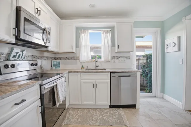 $4,500 | 525 North L Street, Lake Worth Beach, FL 33460