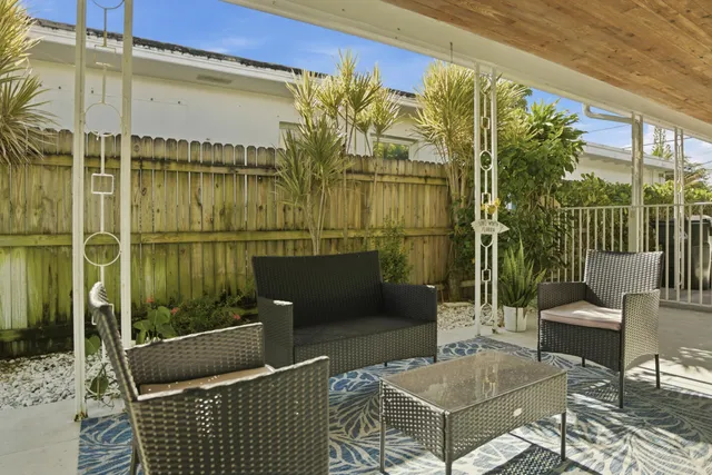 $4,500 | 525 North L Street, Lake Worth Beach, FL 33460