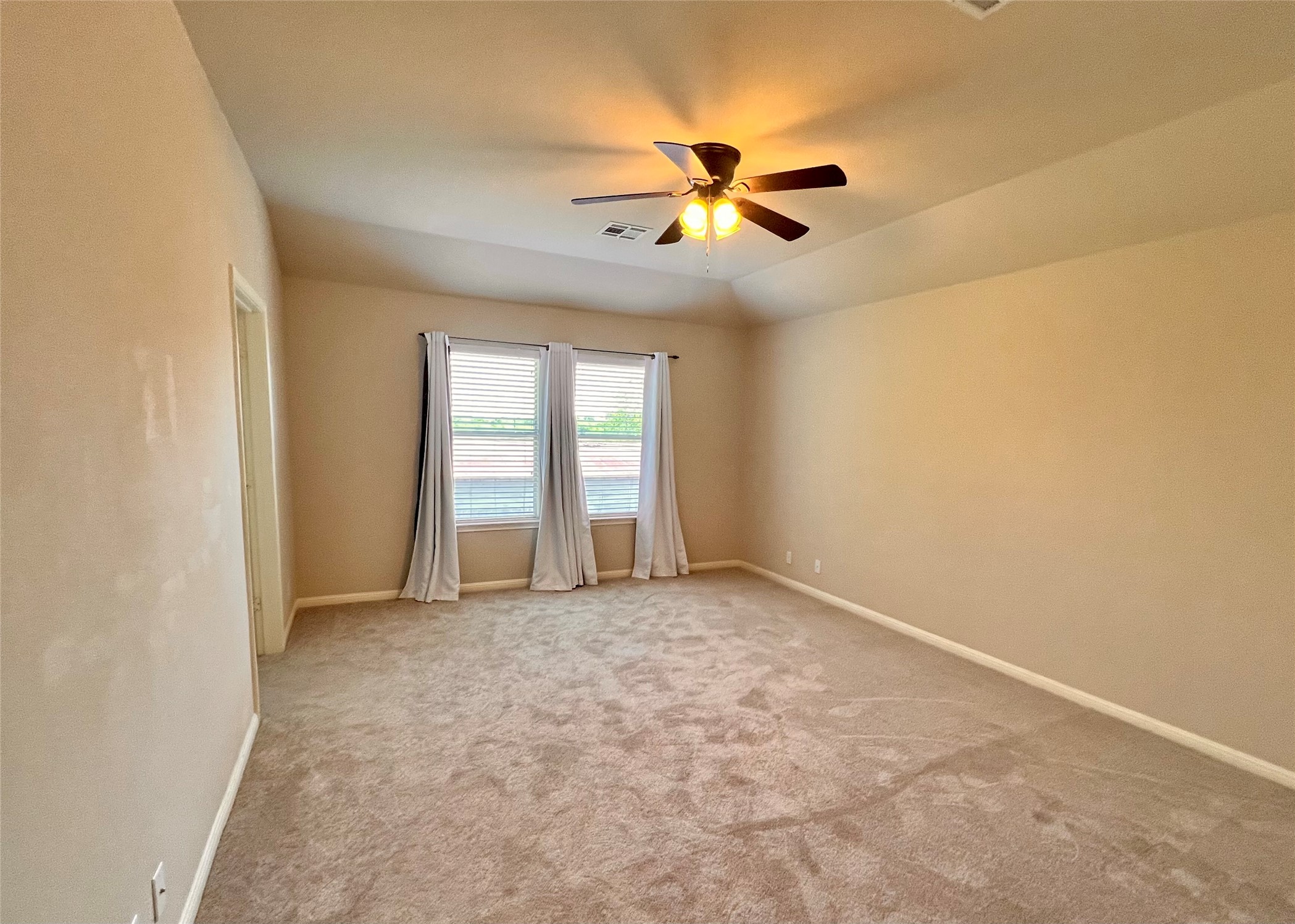 16616 Bridgefarmer Boulevard Pflugerville, TX 78660 - Photo 18 of 36 a view of an empty room with window