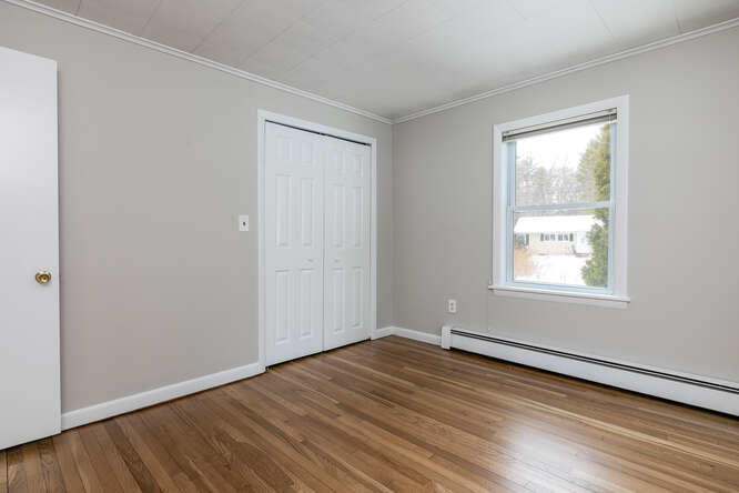 22 Intervale Road Kennebunk, ME 04043 - Photo 20 of 38 22 Intervale Rd Kennebunk ME-small-019-0