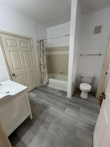 $1,800 | 5957 Westgate Drive, Unit 1911, Orlando, FL 32835