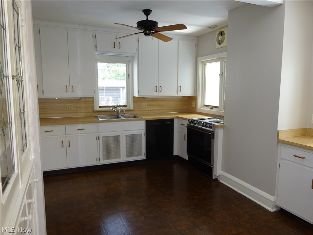 3061 Chadbourne Road Cleveland, OH 44120 - Photo 14 of 35