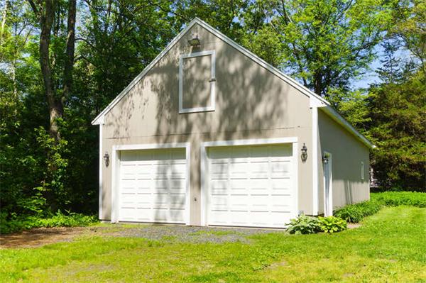 7 Robert Road Holliston, MA 01746 - Photo 2 of 21 Gallery Image 2