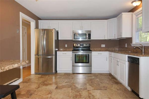 7 Robert Road Holliston, MA 01746 - Photo 3 of 21 Gallery Image 3