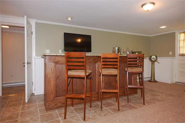 7 Robert Road Holliston, MA 01746 - Photo 10 of 21 Gallery Image 10