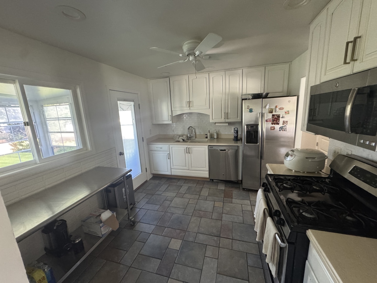 2010 Carleton Road Hoffman Estates, IL 60169 - Photo 19 of 24