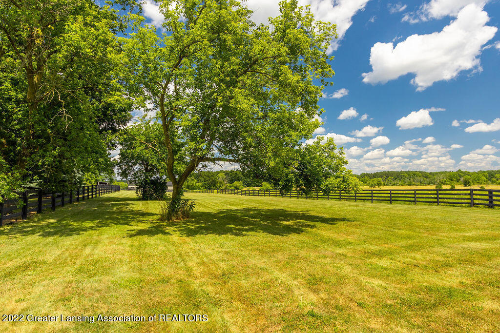 640 Dart Road Mason, MI 48854 - Photo 86 of 103 Exteriors-33