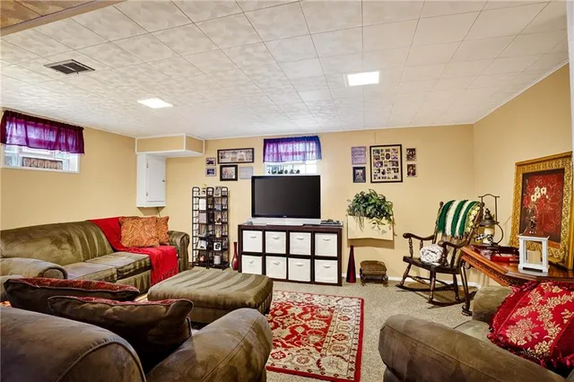 $299,900 | 104 Thorncrest Drive, McKees Rocks, PA 15136