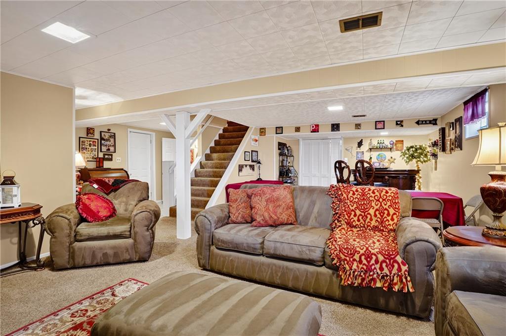104 Thorncrest Drive McKees Rocks, PA 15136 - Photo 24 of 34 a living room with furniture and a couch