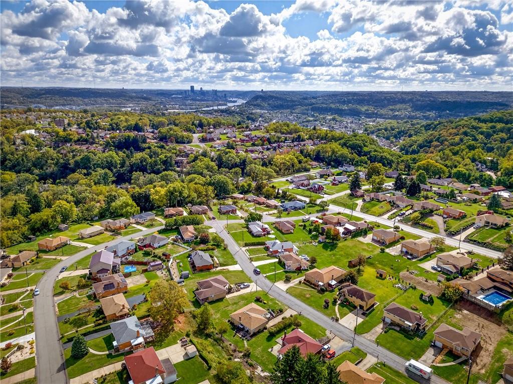 104 Thorncrest Drive McKees Rocks, PA 15136 - Photo 31 of 34 a view of a yard