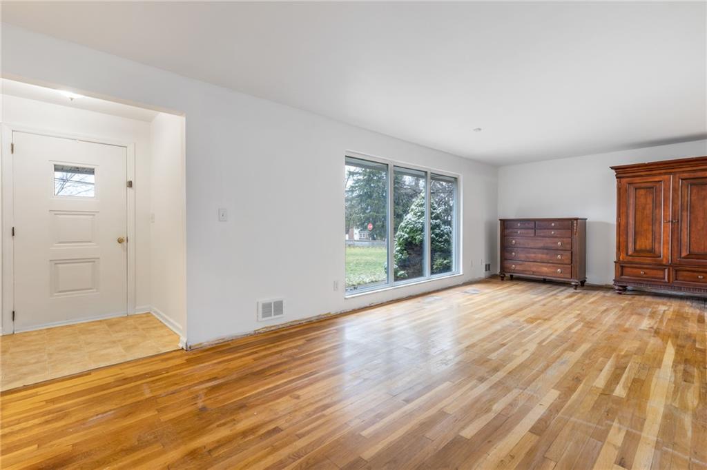 1610 Old Brodhead Road Monaca, PA 15061 - Photo 8 of 19 Gallery Image 8
