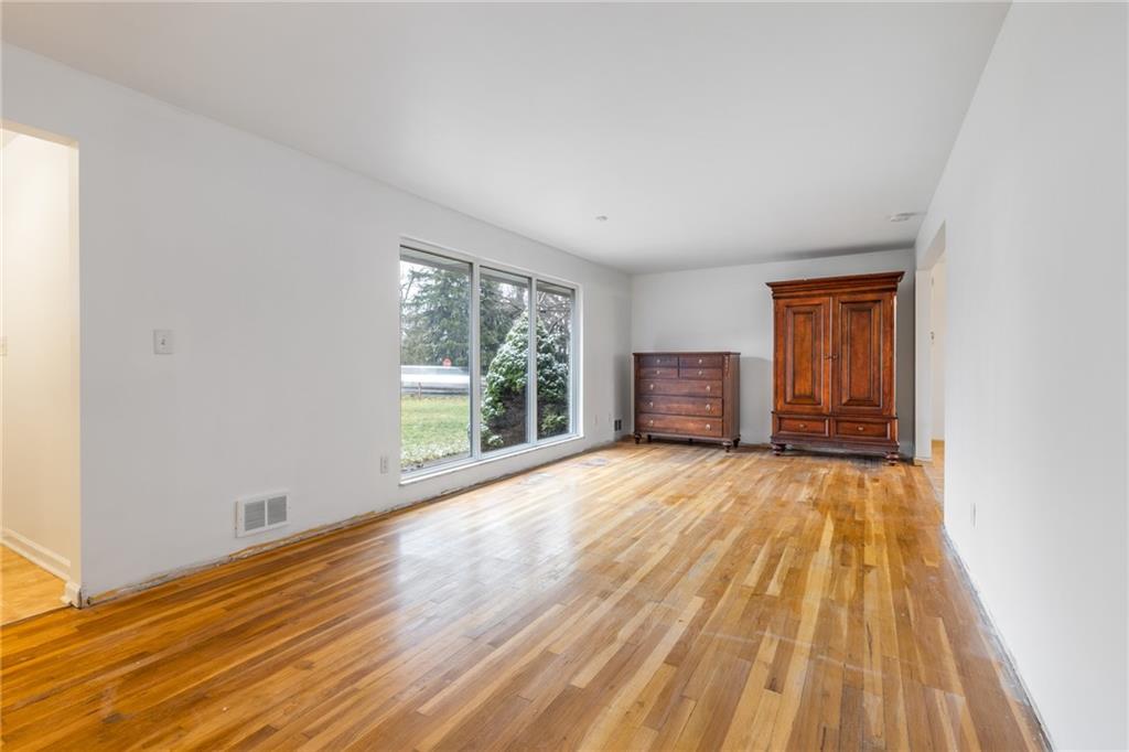 1610 Old Brodhead Road Monaca, PA 15061 - Photo 9 of 19 Gallery Image 9