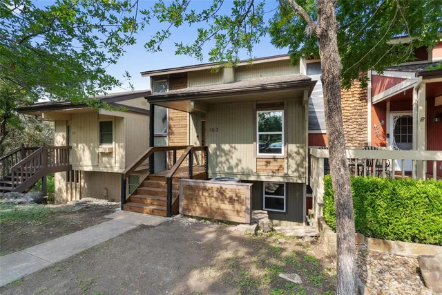 $1,950 | 103 Comanche Drive, Point Venture, TX 78645