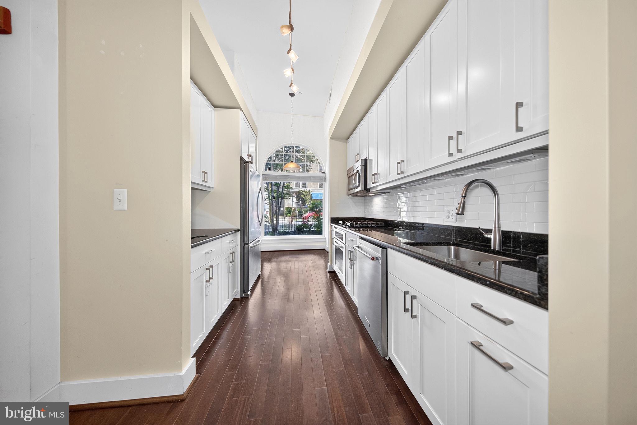 2160 California Street Northwest, Unit 101 Washington, DC 20008 - Photo 9 of 18 Kitchen
