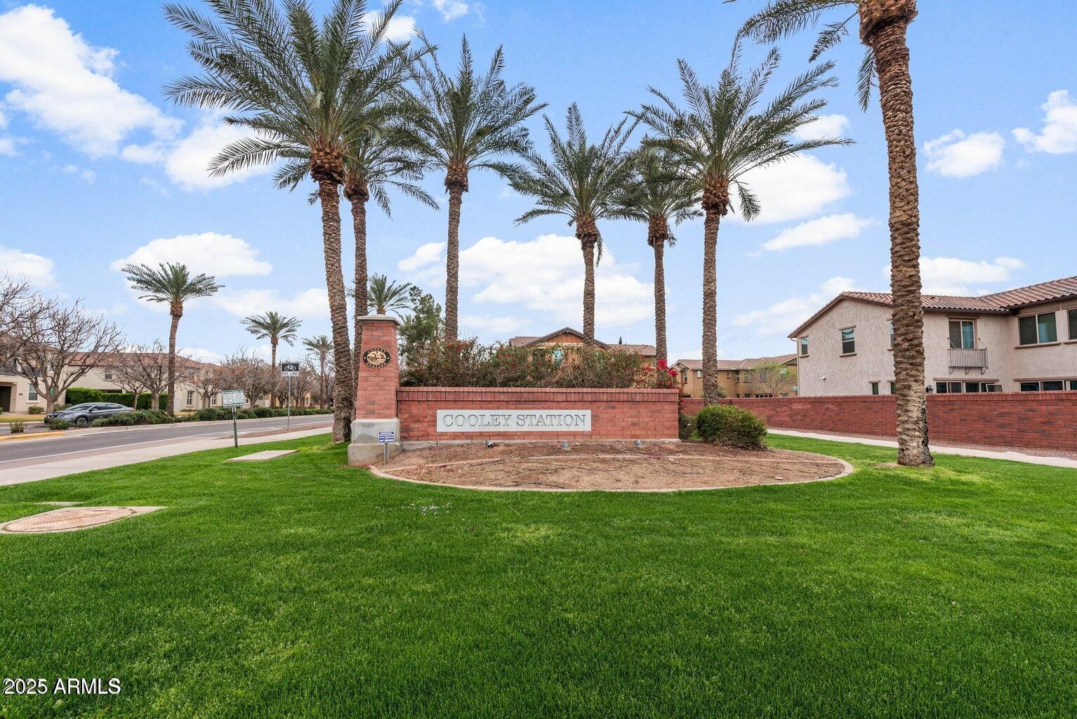 878 South Huish Drive, Unit LOT 105 Gilbert, AZ 85296 - Photo 48 of 51 a view of a yard and front view of a house