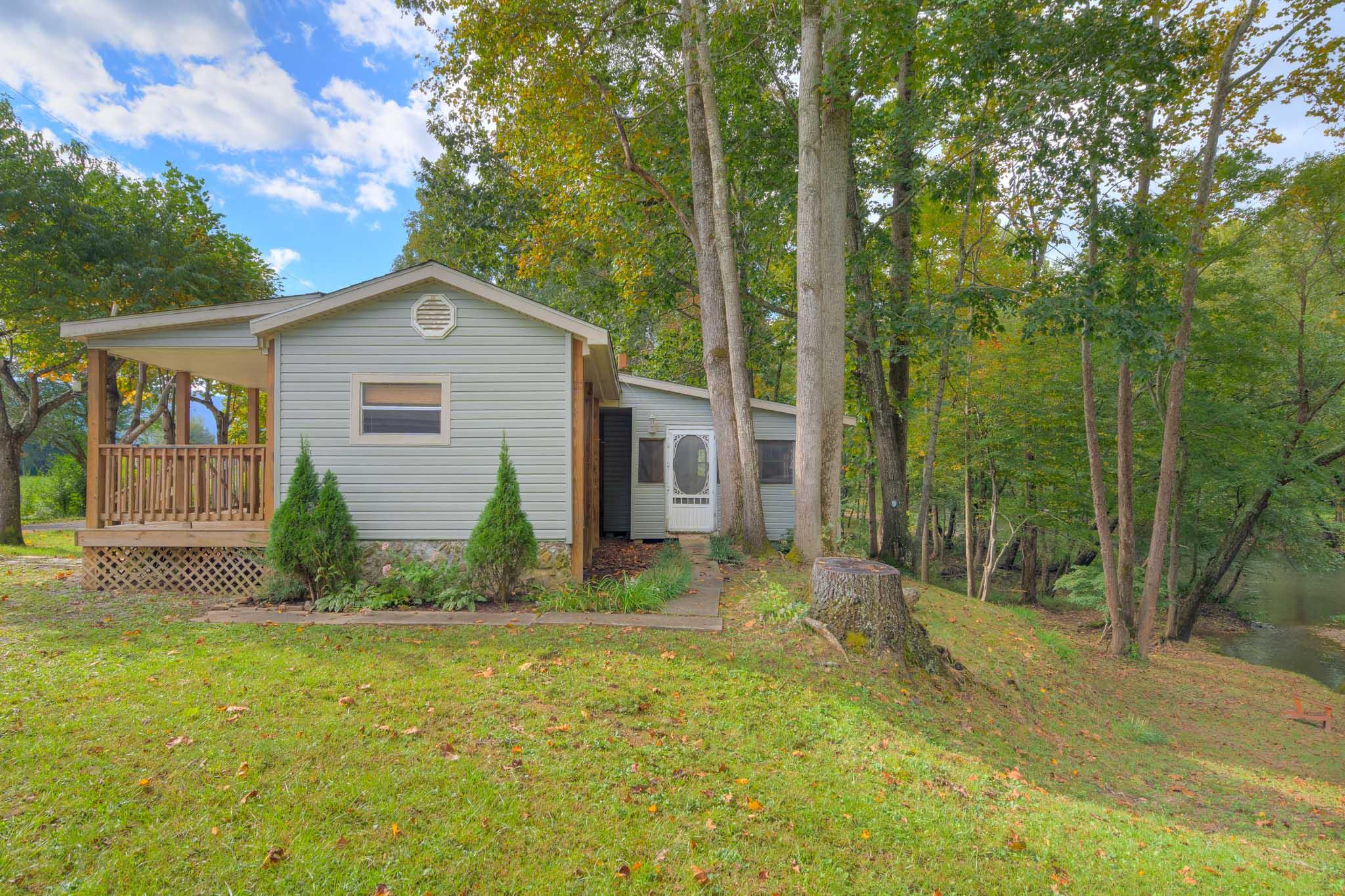 175 Prices Cabin Road New Castle, VA 24127 - Photo 6 of 31 175_PricesCabinRd_Web-6