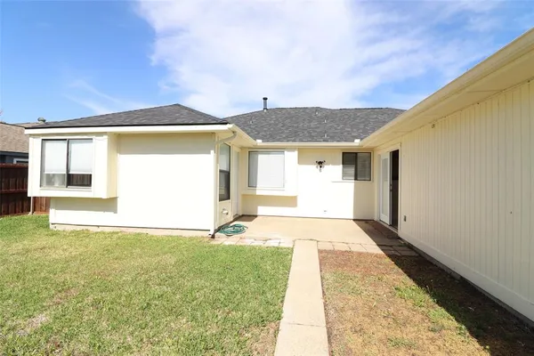 $2,150 | 7514 Beverly Drive, Rowlett, TX 75089