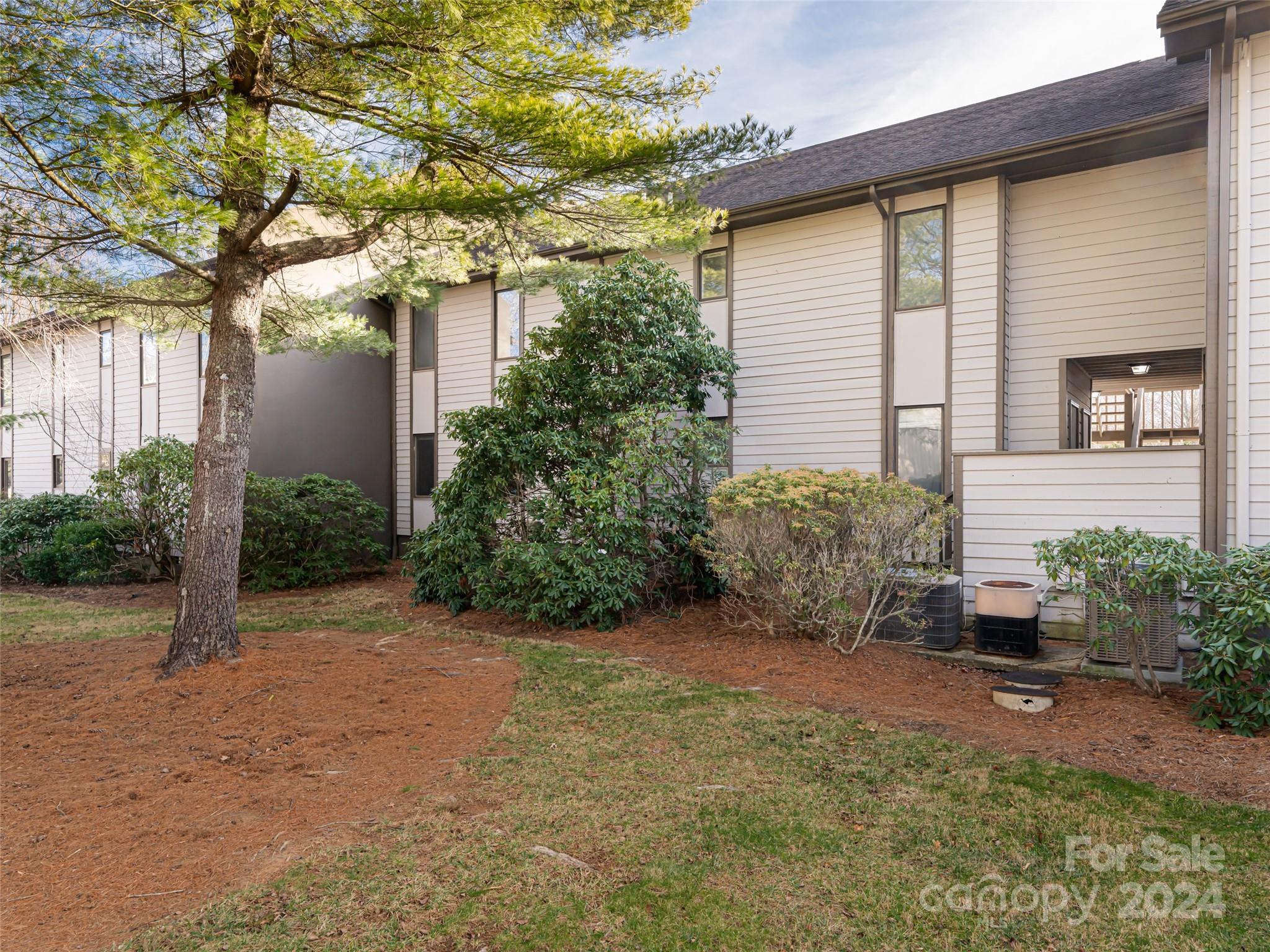 201 Racquet Club Road, Unit 14 Asheville, NC 28803 - Photo 23 of 25 Gallery Image 23