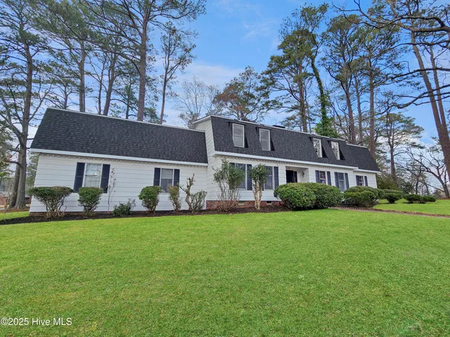 $285,000 | 203 Crescent Drive, Windsor, NC 27983
