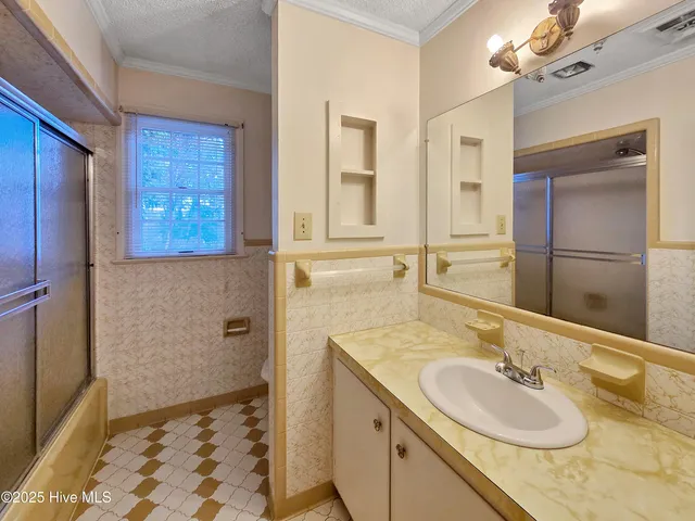 $285,000 | 203 Crescent Drive, Windsor, NC 27983