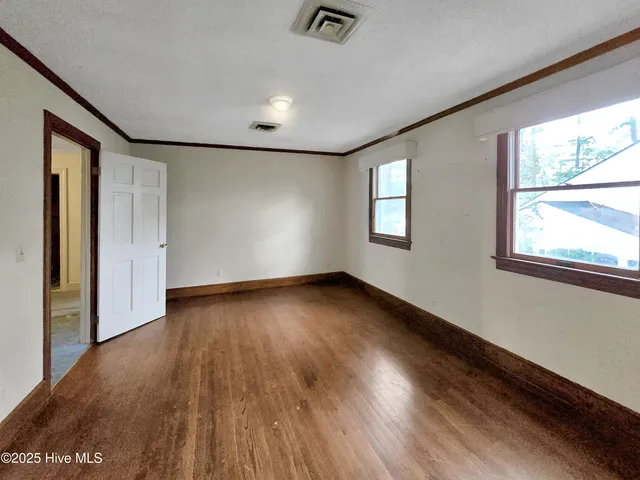 $285,000 | 203 Crescent Drive, Windsor, NC 27983