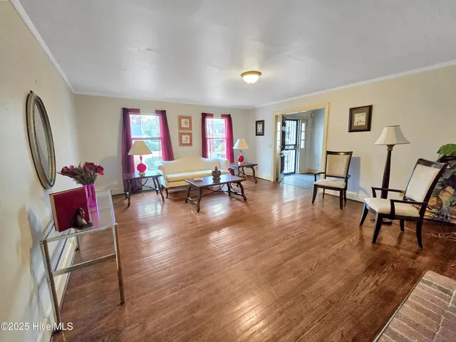 $285,000 | 203 Crescent Drive, Windsor, NC 27983