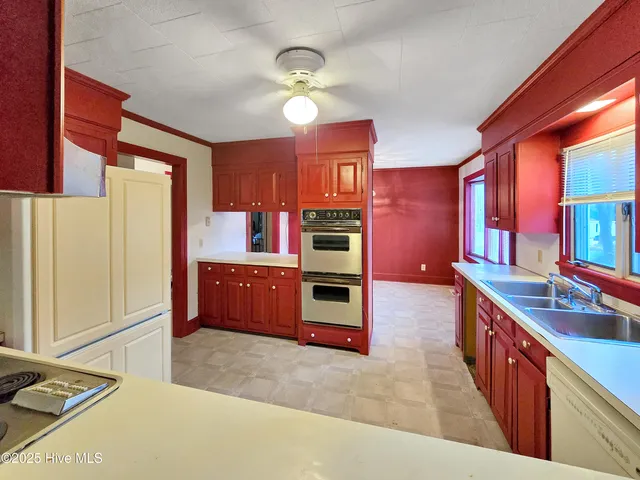 $285,000 | 203 Crescent Drive, Windsor, NC 27983